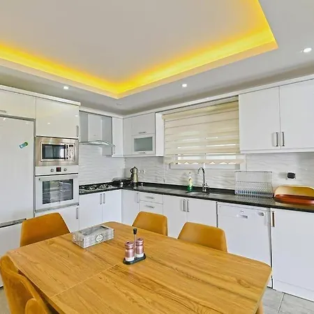 Stella-jakuzili Saunali Kapali Havuzlu Ferienhaus Fethiye